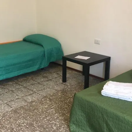 Short Term -low Cost Pensionat Castellaneta